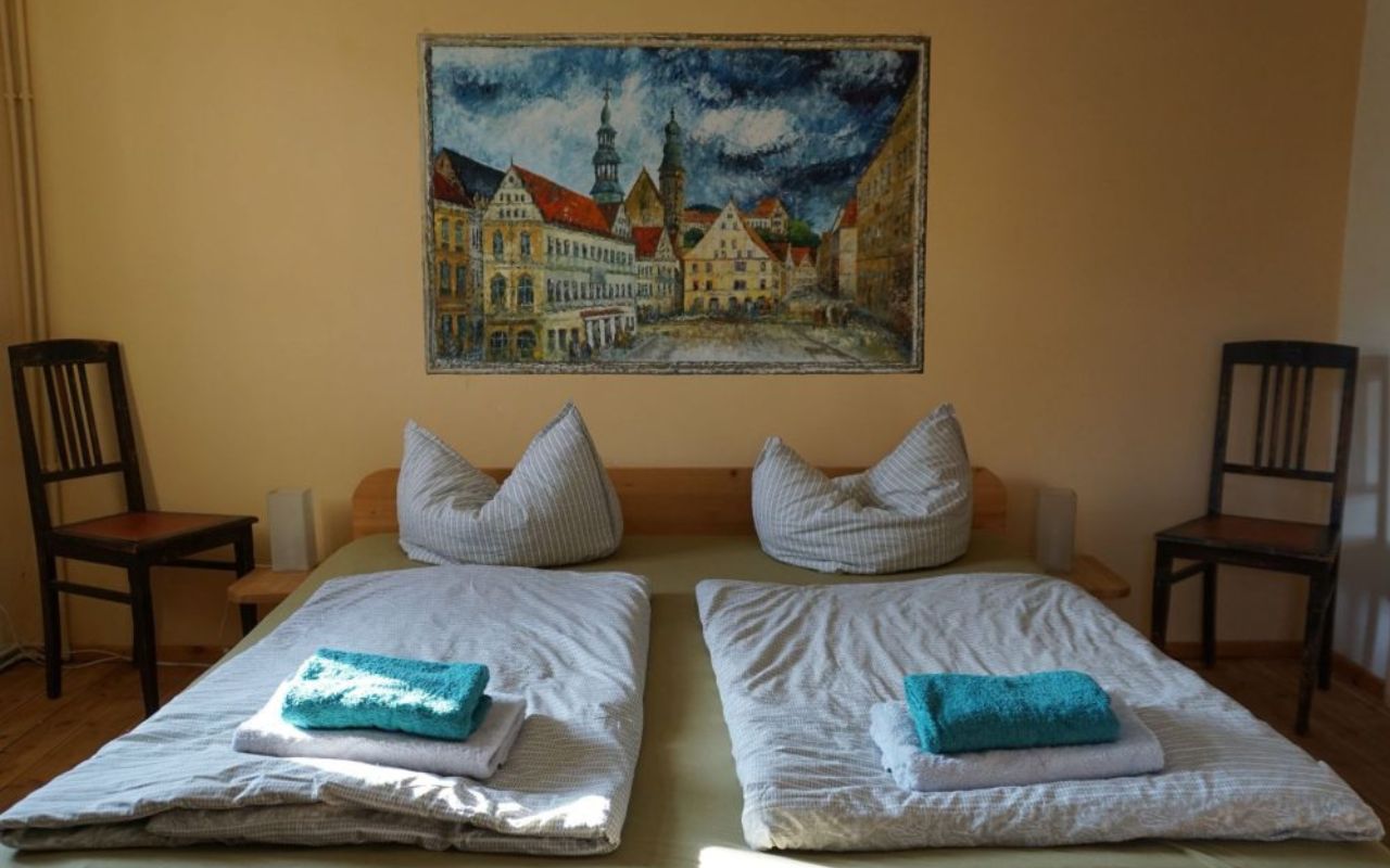 Holiday rental bedroom — original photo
